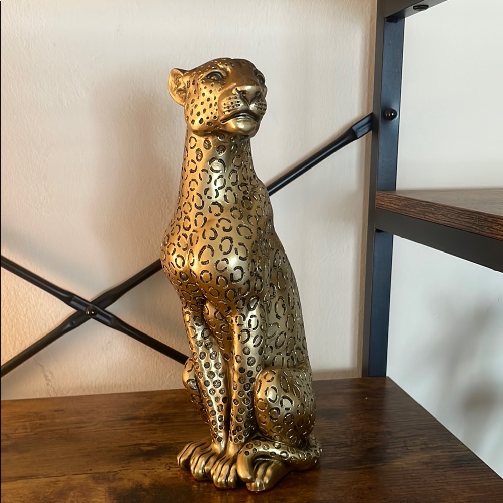 Elegant Gold Cheetah Sculpture